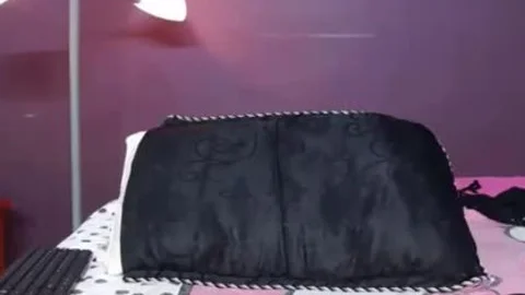 Solo lady-man jerking off On webcam
