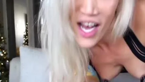 blonde Pornstar babe sheboy Plays Online