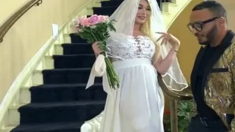 recent Bride acquires A fellatio-job From Hubby