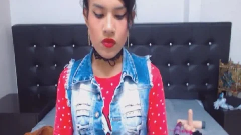 sleazy tranny fake penis Plays Her juicy ass