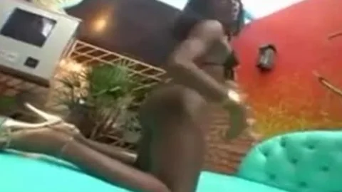 Smoking cute ebon tranny