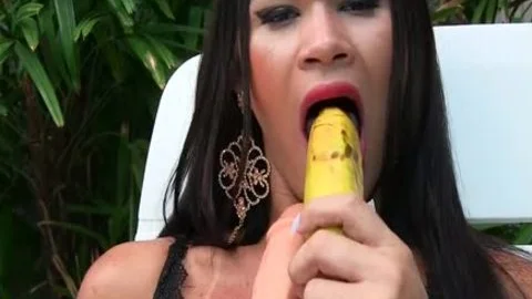 Sensual shelady Erika Lee Masturbates With A Banana And Sticks A sextoy Up Her ass