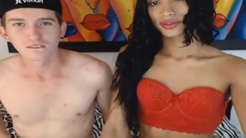 couple t-girl sucking pecker On cam