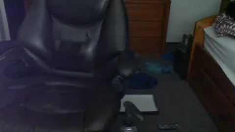 TomKitty666 Cums From black vibrator
