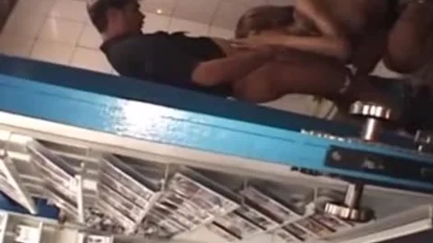 Intriguing that babe-Male Model Gives irrumation In The biffy Of A Porn Shop