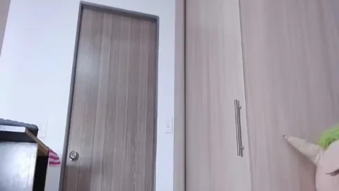 brunette ladyman Jerking In Hard penis In Solo cam
