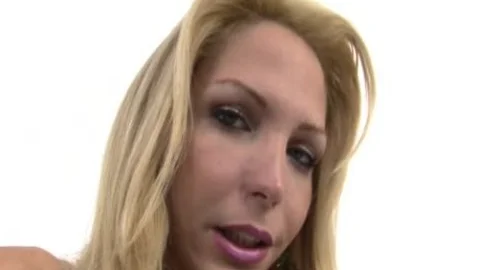Laviny Albuquerque Wants To jack off Alone